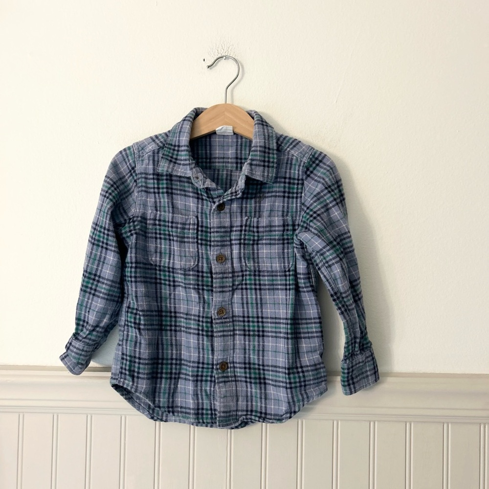 GAP Boys 3T Plaid Button-Down Long Sleeve Cotton Shirt in Blue and Green